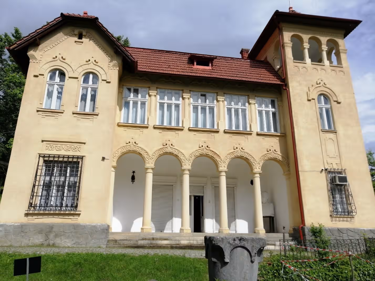 Muzeul Memorial Octavian Goga din Ciucea, România, fotografia 7