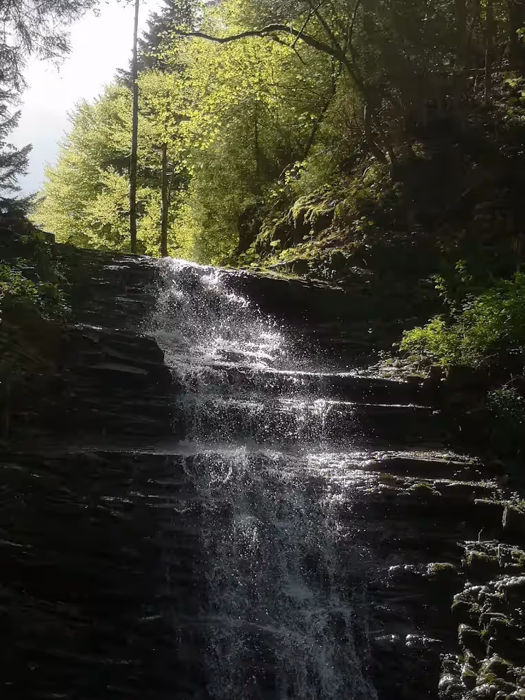 Cascada Bursuc din Putna, România, fotografia 9 Cascada Bursuc din Putna, România, fotografia 9