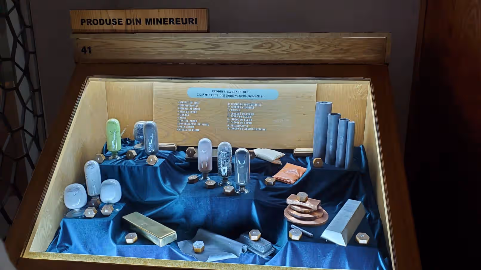 Muzeul de Mineralogie Victor Gorduza din Baia Mare, România, fotografia 10