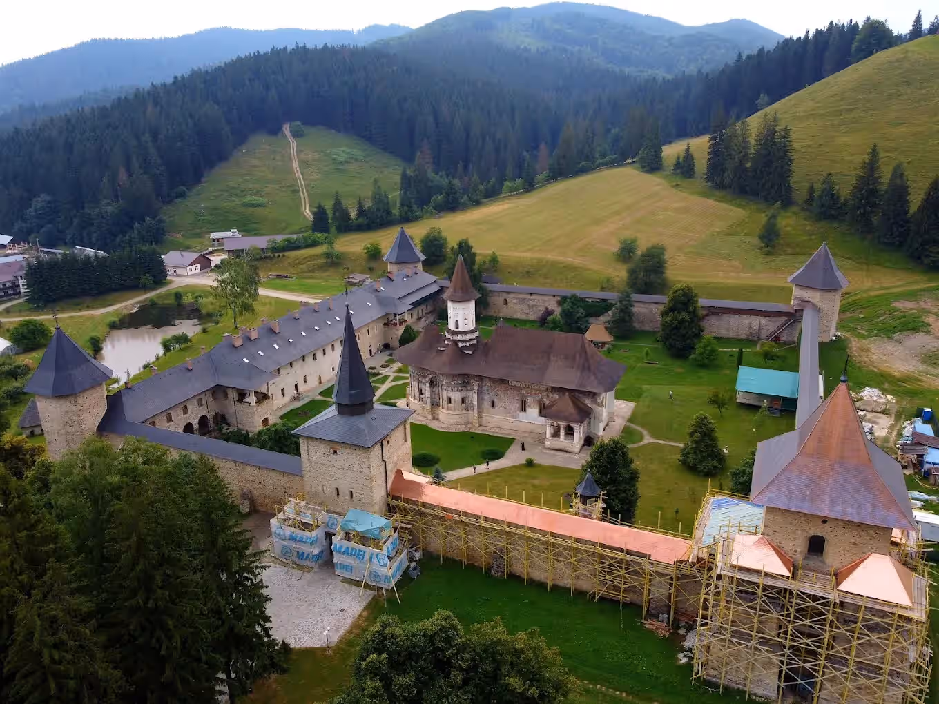 Mănăstirea Moldovița din Vatra Moldoviței, România, fotografia 13 Mănăstirea Moldovița din Vatra Moldoviței, România, fotografia 13