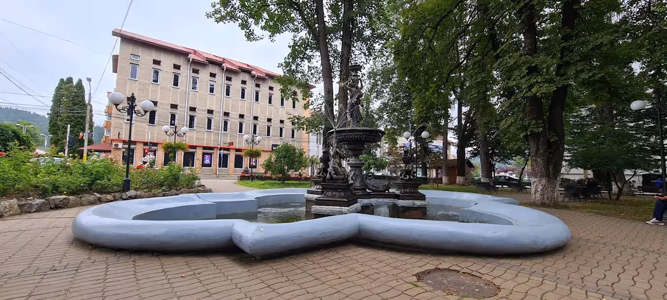 Parcul Orășenesc Câmpulung Moldovenesc din Câmpulung Moldovenesc, România, fotografia 6 Parcul Orășenesc Câmpulung Moldovenesc din Câmpulung Moldovenesc, România, fotografia 6