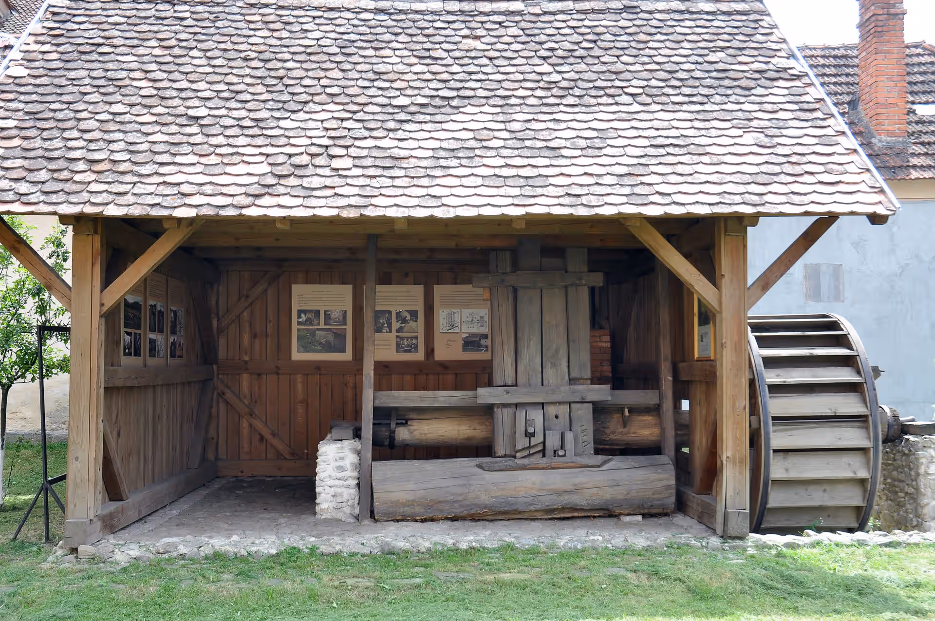 Muzeul de Etnografie Săcele din Săcele, România, fotografia 4