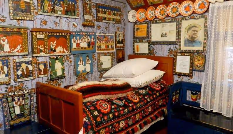 Casa Memorială Stan Ioan Pătraș din Săpânța, România, fotografia 7 Casa Memorială Stan Ioan Pătraș din Săpânța, România, fotografia 7