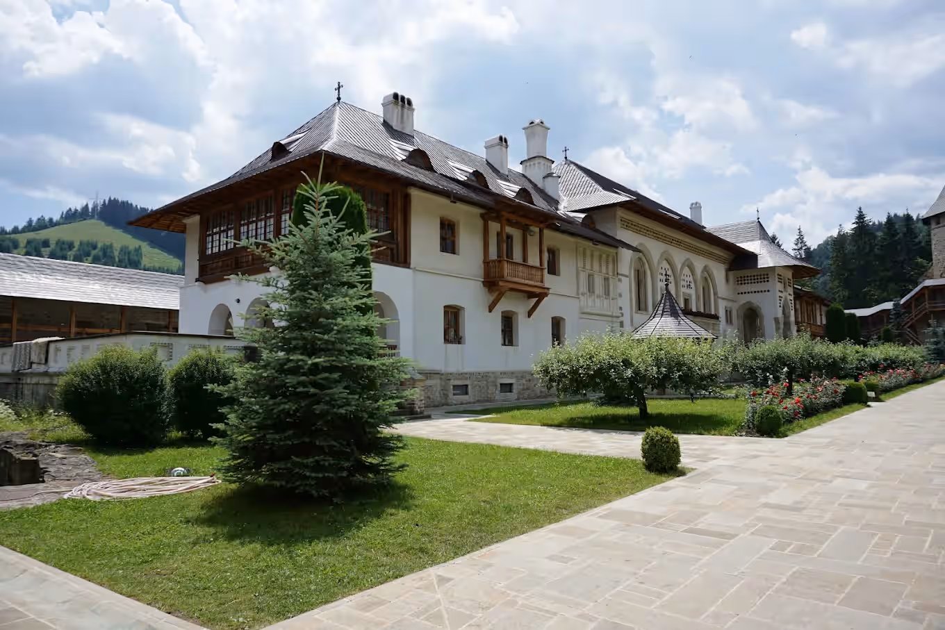 Mănăstirea Putna din Putna, România, fotografia 14