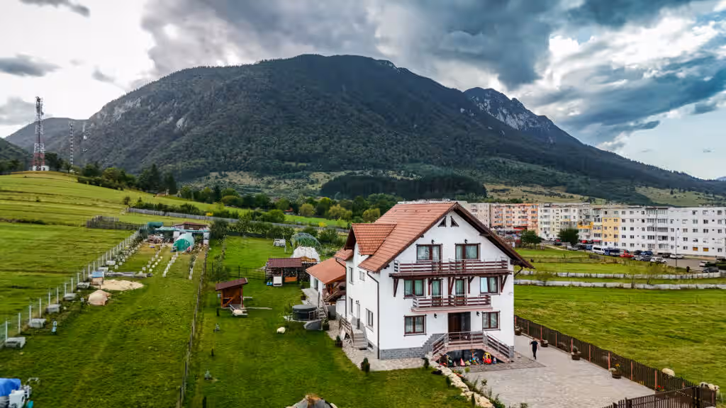 Popasul Piatra Craiului din Zărnești, România, fotografia 37